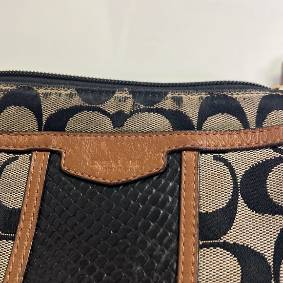 Black and Tan Crossbody Bag - Picture 4 of 4